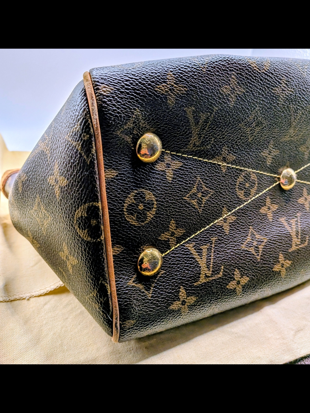 Louis Vuitton Tivoli PM Top Handle Bag - VGC - $1990 Includes COA - Picture 6 of 11